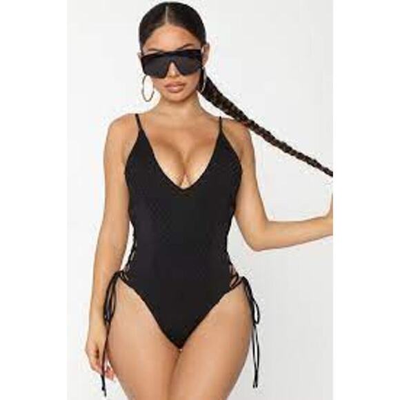 NEW Fashion Nova Sun Thrill Lace Up One Piece Swimsuit Black Medium - Picture 2 of 8